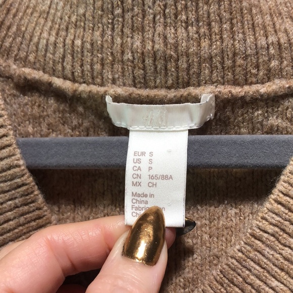 H&M V Neck Pullover camel beige oversize fit wool acrylic blend stretchy S - Picture 4 of 7